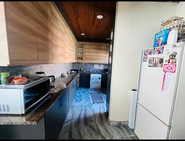 4 BEDROOM HOUSE FOR SALE IN CROYDON